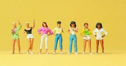 Filles debouts