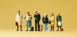 Voyageurs en attente debouts