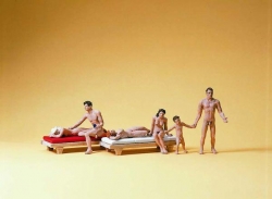Naturistes