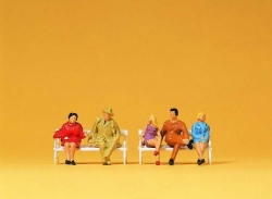 Personnages assis