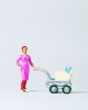 Femme avec poussette